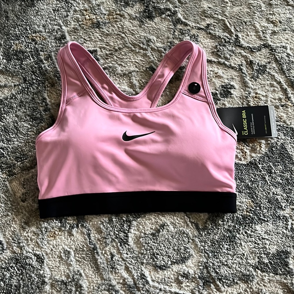 nike pink sports bra